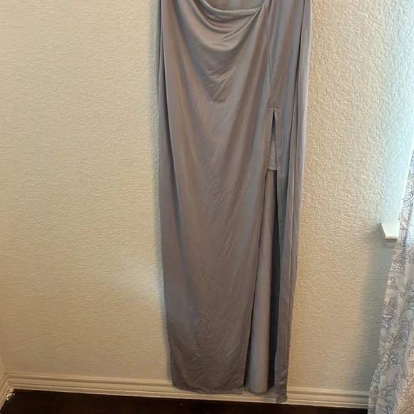 Superdown Erla Cutout Maxi Dress in Light Grey - Picture 5 of 11